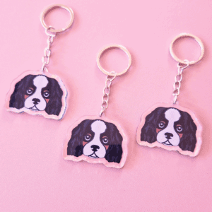 Lenee Brelok Cavalier tricolor